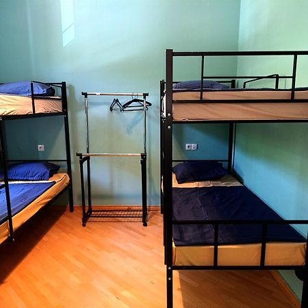 J Square Hostel Tbilisi Eksteriør billede