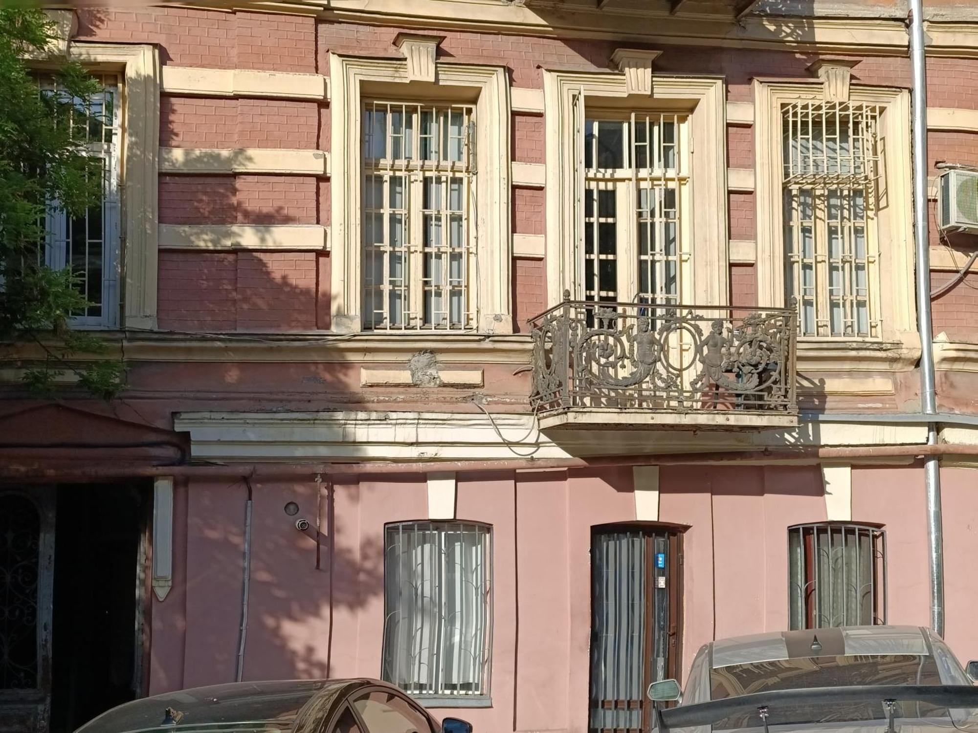 J Square Hostel Tbilisi Eksteriør billede