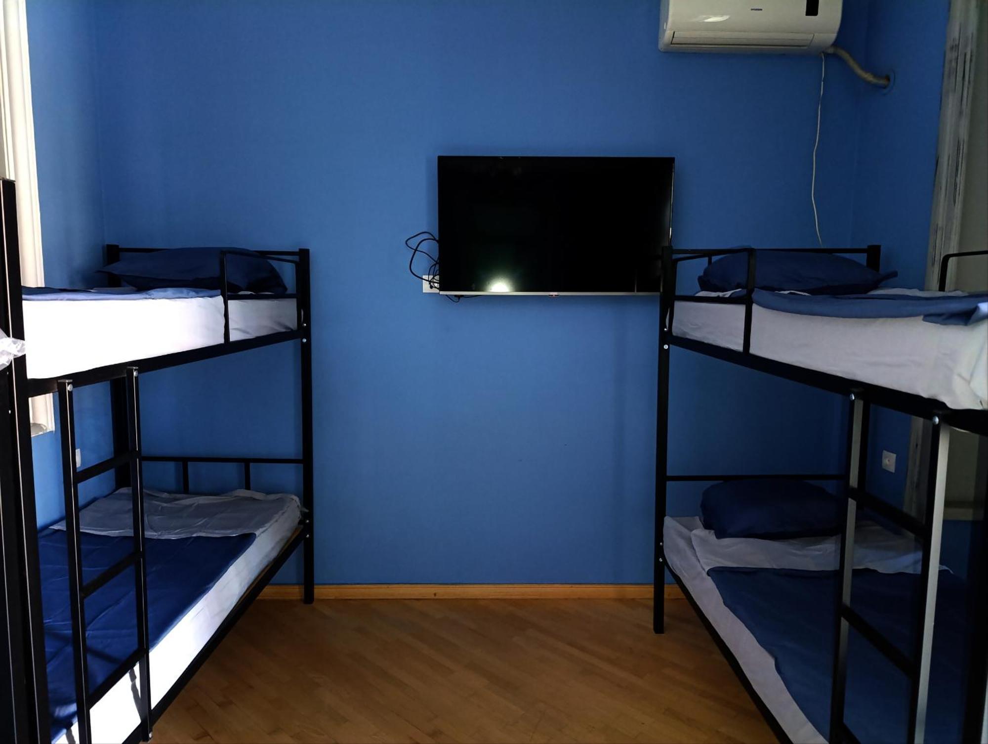 J Square Hostel Tbilisi Eksteriør billede