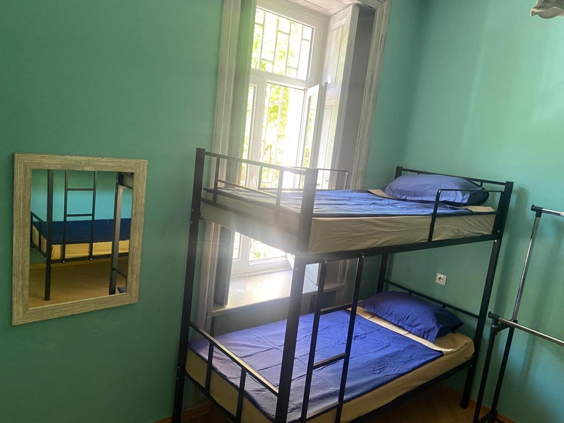 J Square Hostel Tbilisi Eksteriør billede