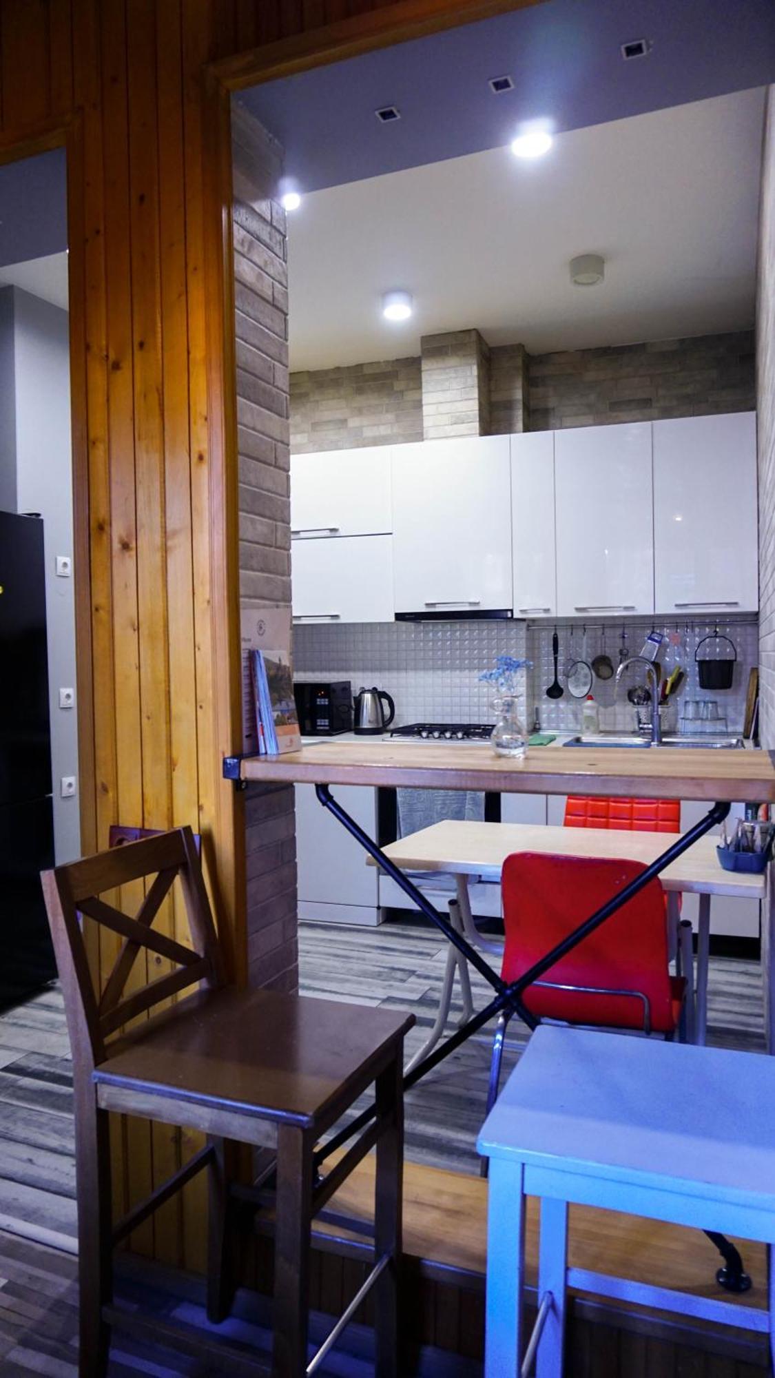 J Square Hostel Tbilisi Eksteriør billede
